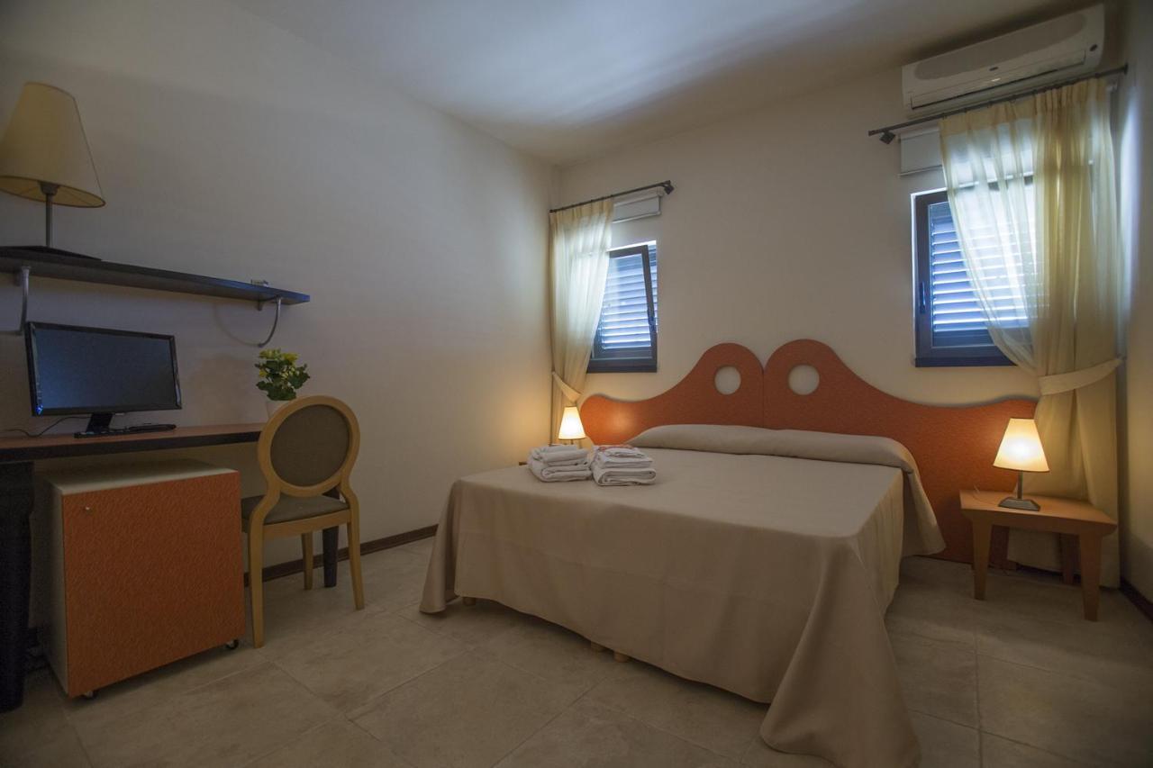 Villa De Pietro Cursi Bagian luar foto